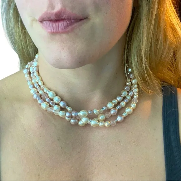 Beautiful Beaded necklace - pearly pink color - Picture 1 of 3
